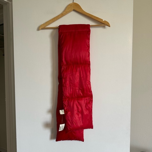 NWT Aeropostale Red Puffer Scarf with Fleece Neck Panel O/S - Picture 2 of 5